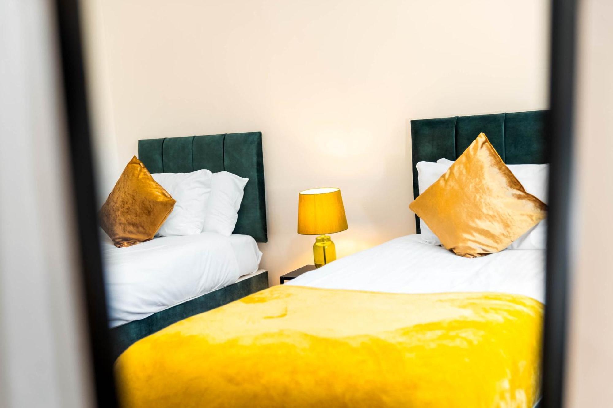 Villa 3 Bed House For Contractors & Families And Free Parking à Birmingham Extérieur photo