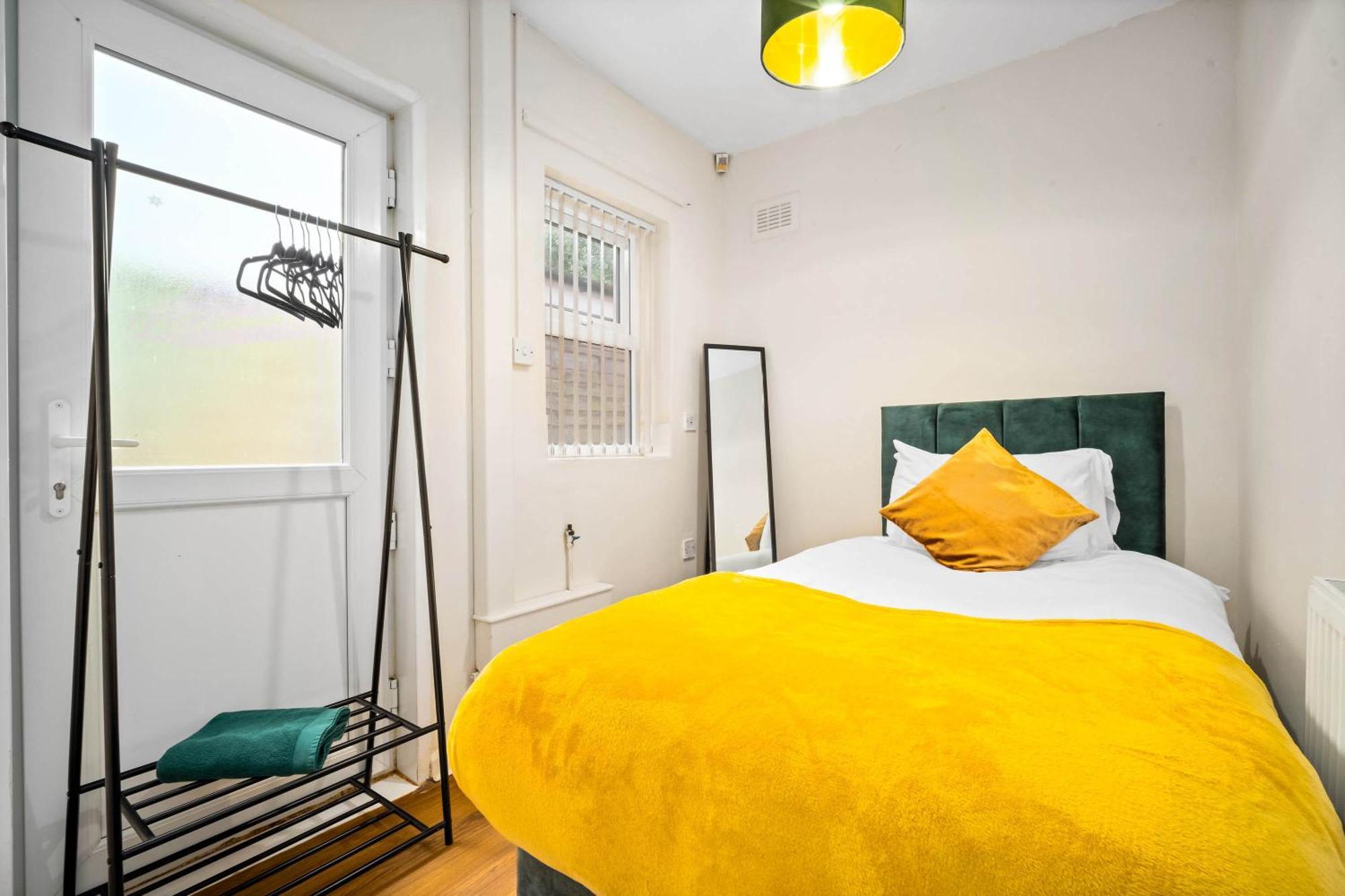 Villa 3 Bed House For Contractors & Families And Free Parking à Birmingham Extérieur photo