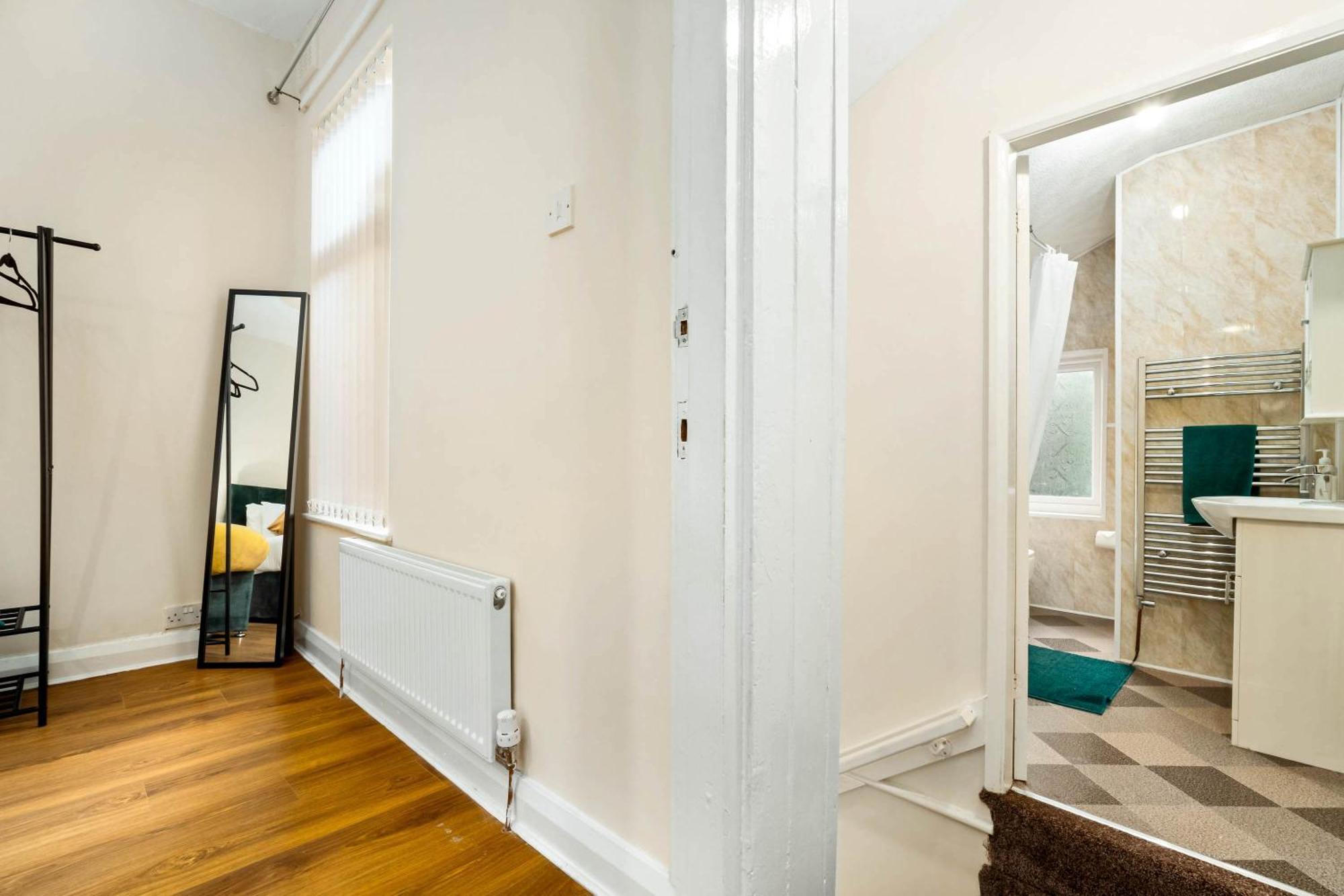Villa 3 Bed House For Contractors & Families And Free Parking à Birmingham Extérieur photo
